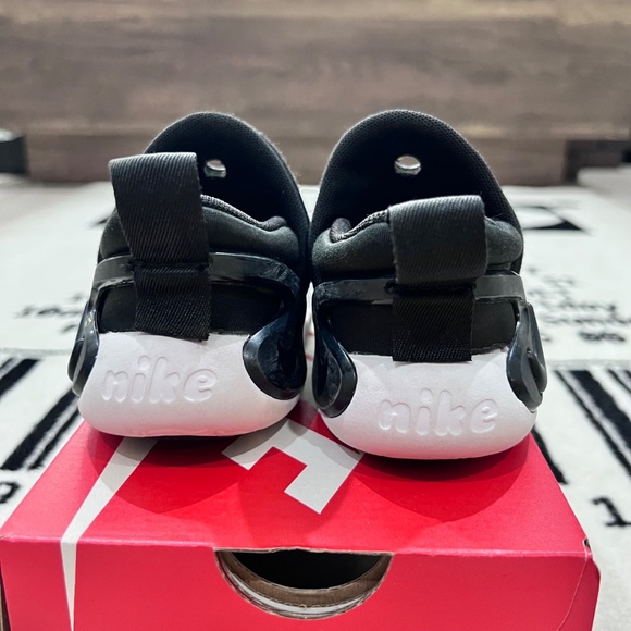 Nike Dynamo Go Infant Toddler Lifestyle Shoes - Picture 4 of 9